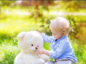 带金字旁的男孩名字寓意解析