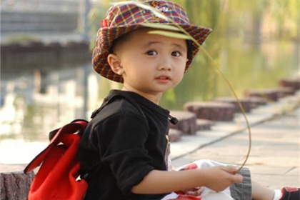 适合龙宝宝的男孩子小名  调皮可爱的男宝宝乳名