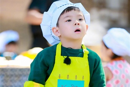 8月出生的男孩取名字 8月出生的男孩取什么名好 