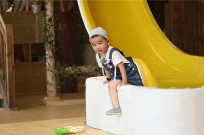 带翌字的稳重男孩名字 男孩翌字搭配什么字好 