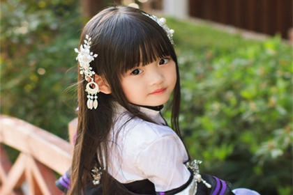 十二笔画的字取名女孩 12画的起名吉利字女孩