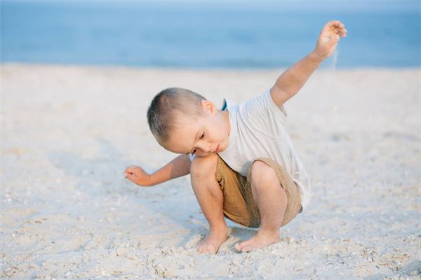 说名道姓：姓名字义上的特殊性 