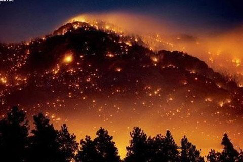 梦见在黑暗中有星星之火