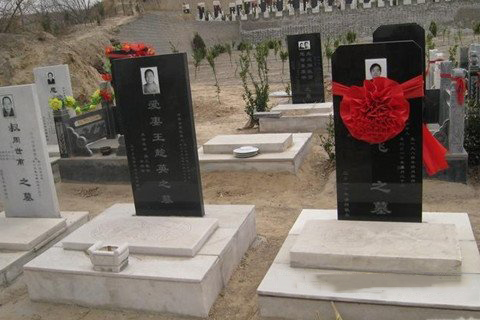 梦见新墓与棺材