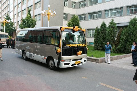 梦见被灵车超过去