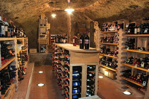 梦见葡萄酒地窖