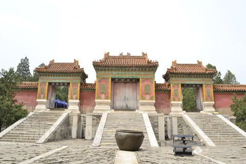 梦见墓穴 墓基 坟墓