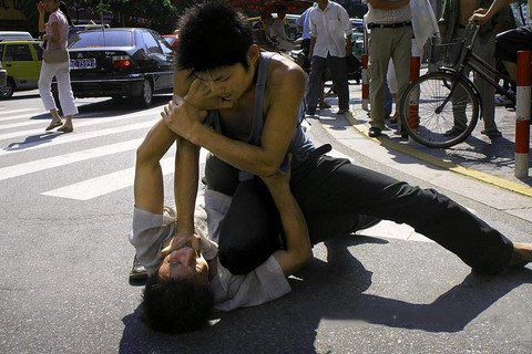 梦见和别人打斗