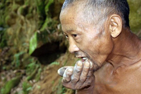 梦见自己吃泥巴