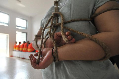 梦见手脚被捆绑