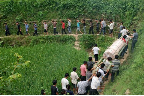 梦见别人抬棺材