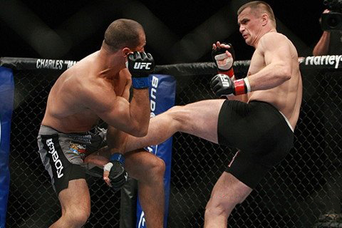 梦见自己踢别人 踢东西