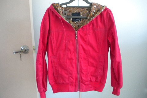 梦见茄克衫 衣衫