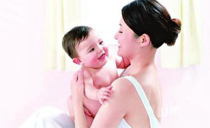 梦见别人抱小孩