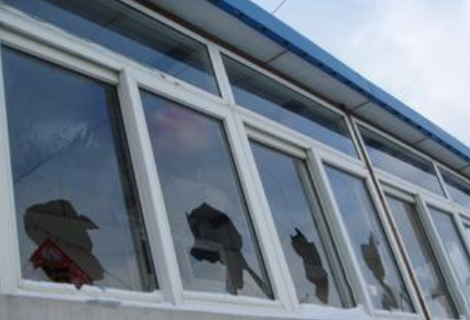 梦见玻璃窗碎了