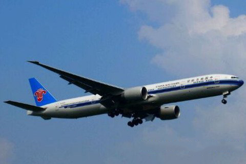 梦见坐飞机出国