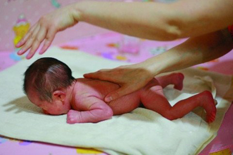 梦见同事生孩子