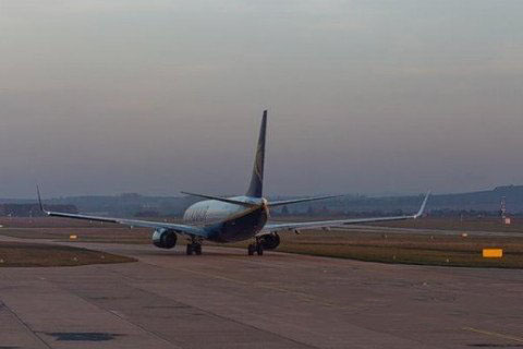 梦见坐飞机迫降