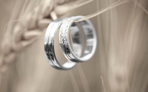 梦见别人送戒指