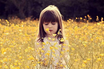 女孩叠字名字大气点的艺名 