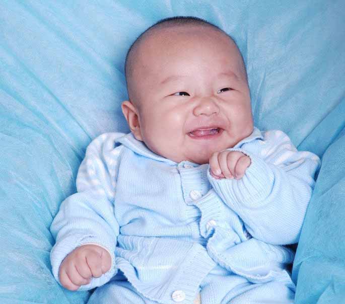 新生儿起好名字的重要性 