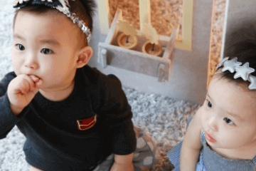 双胞胎女孩乳名重叠字 