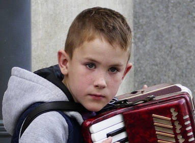 男孩沉稳名字傍晚5点出生 