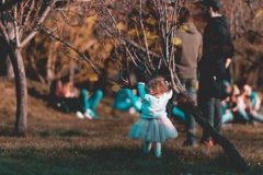 带佳字的女孩高雅名字 三个字名字牛年宝宝 