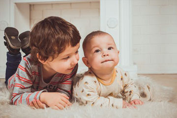 婴儿起名简单好听 