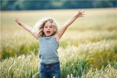 五行起名宝典 女孩缺水喜木的名字大全 