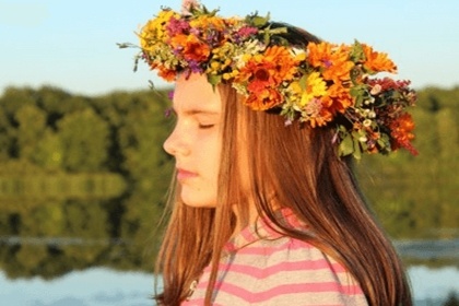 女孩名字中芮字的解释 女孩优雅名字用芮字 女孩名字中芮字的解释 女孩优雅名字用芮字